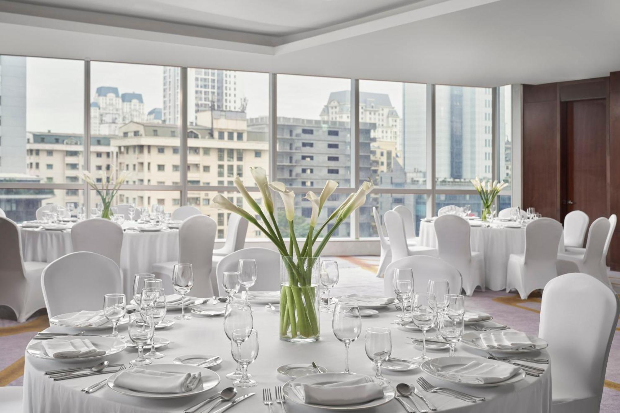 Intercontinental Landmark72 By Ihg